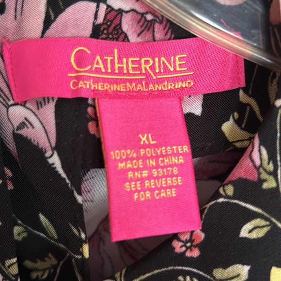 Catherine floral button down back with large butterfly sleeves. Amazing colors! - Picture 4 of 8